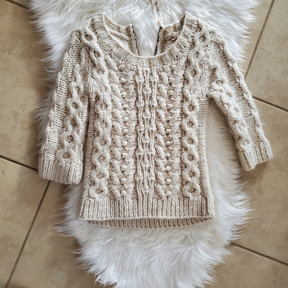 NEW! White knitted sweater
